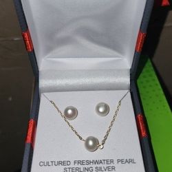 14K Gold 18in White Freshwater Cultured Pearl