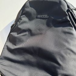 Incase backpack (2)
