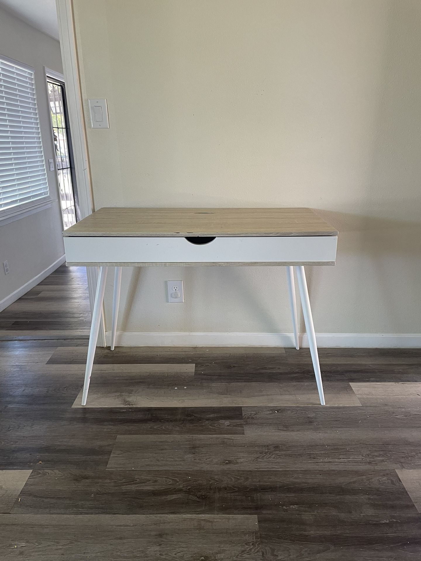 Desk/ Entry Table With Hidden Cable Organizer