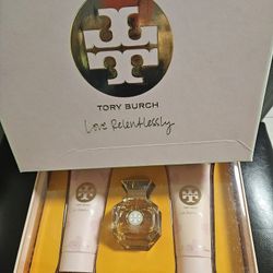 Tory Burch Love Relentlessly 3-Piece Gift Set Parfum/Lotion/Shower Gel NEW