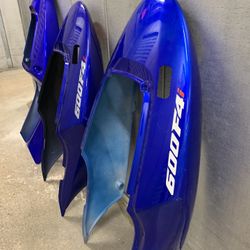 99/2006 Cbr F4i Rear Fairings 