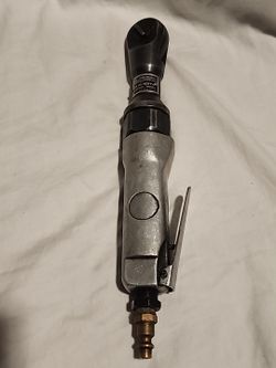 Central Pneumatic Impact Ratchet 