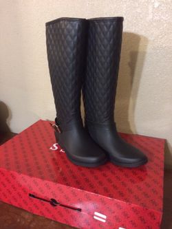 Guess boots