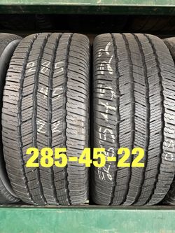 2 used tires 285/45/22 Michelin 90%+