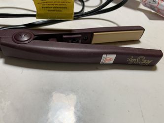 Hot and silky hair straightener 2 inches