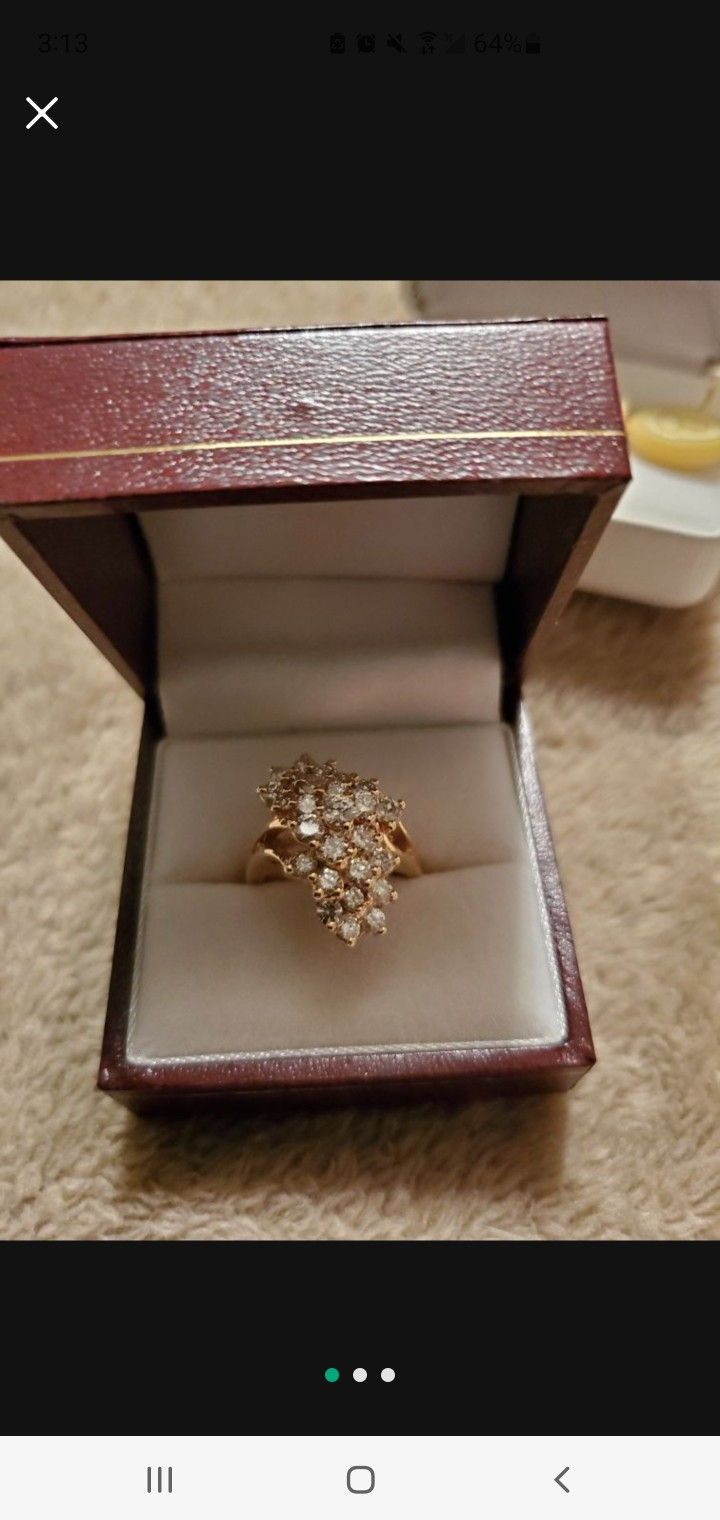Beautiful Diamond Ring In 14k Gold