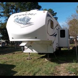 Traila Prowler Shadow Edition