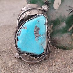 Old Pawn  Native  American  Turquoise  Silver Ring 