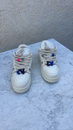 Size 8 White trendy tenis shoes