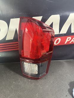 2016-2023 Toyota Tacoma Taillight