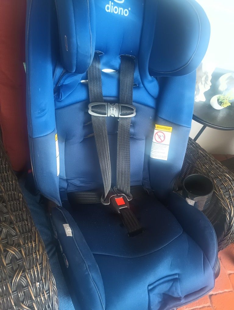 CAR SEAT