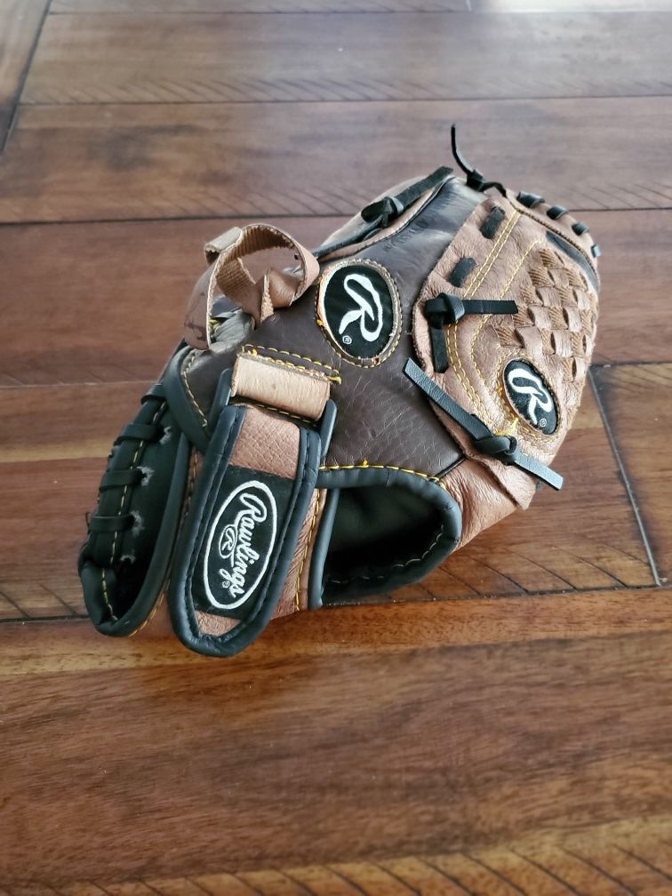 Rawlings Playmaker Series 10.5" Leather KIDS Baseball Mitt