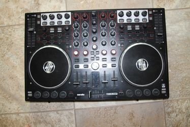 Terminal Mix 4 (Dj Controller) DJ equipment