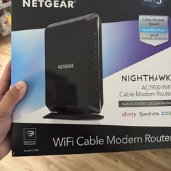 Netgear Nighthawk AC1900 WiFi Router. 
