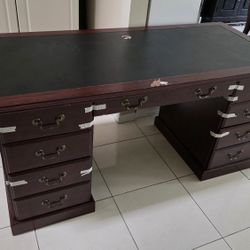 Large Office Desk, Great Condition