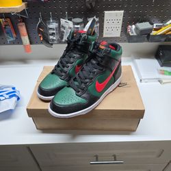 Nike Dunk High Supreme Spark LE