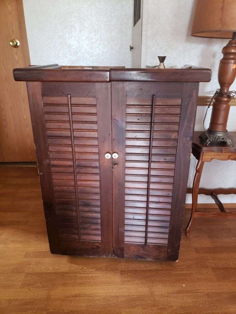Ethan Allen Armoire Bar Matttroy