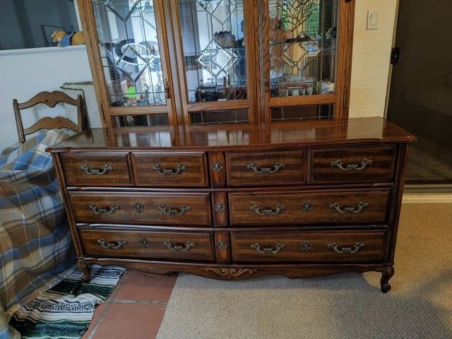 French Provincial Style Dresser Cherry Wood 6 Drawers/ READ DESCRIPTION