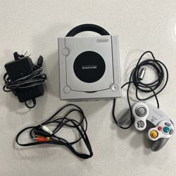 Nintendo GameCube - Platinum Silver - DOL-101 Console USA - Tested (Read Desc)
