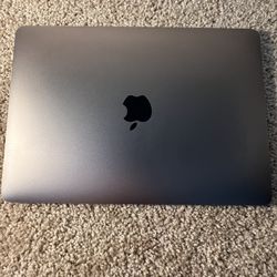 MACBOOK 12 inch , 2017 year, 1.1 GHz intel core m3, ram 8GB , ssd 256 GB.