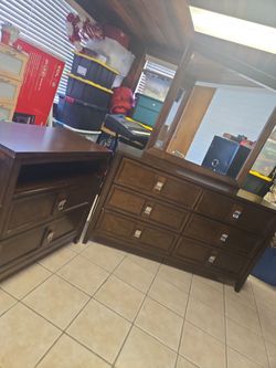 Queen bedroom furniture