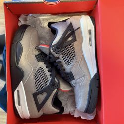 Jordan 4s