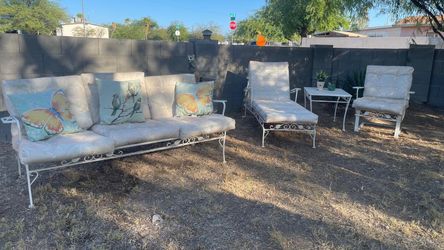 Gorgeous heavy iron Retro metal patio set