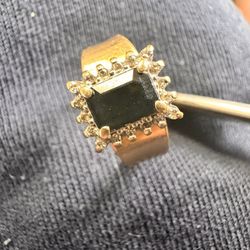 14kt Gold Ring 5.30grams 