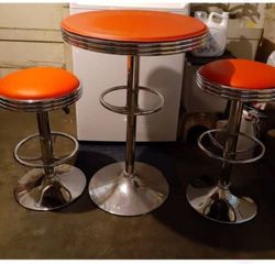 Red Retro Style Table & Chairs