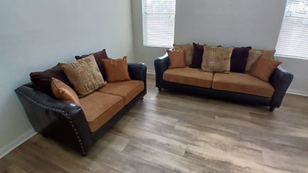 Nice Sofa Set + 2 side tables ~ must go this weekend!