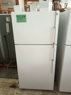 GE Refrigerator white excellent . Warranty , Delivery available 2203 Fowler st. Ft. Myers 33901