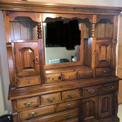 MOVING SALE!!! SOLID Wood Dresser w/drawers