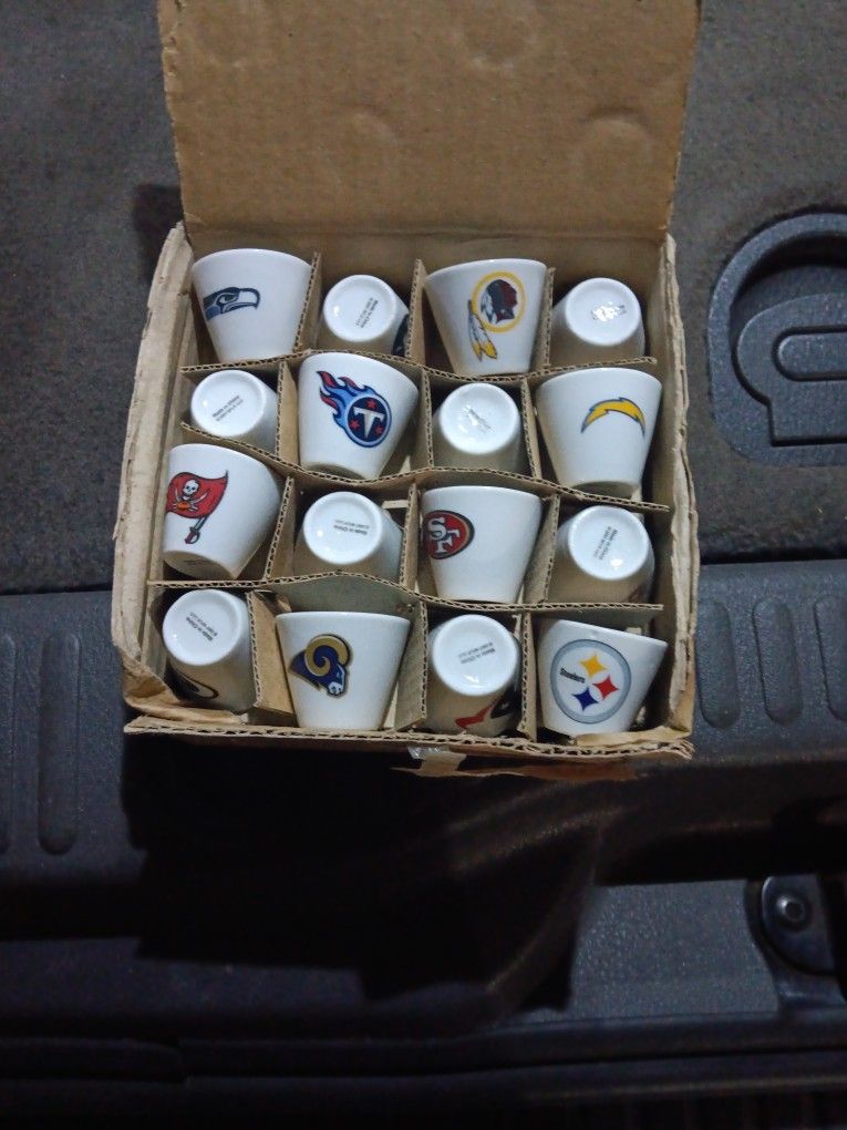 NFL Mini Ceramic Cups 32pcs