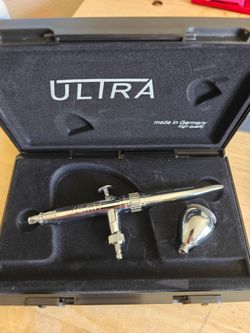Harder & Steenbeck Utlra airbrush and accessories