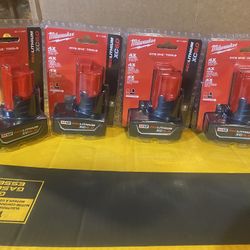 Baterías Milwaukee 12 Volt 6.0 Nuevas.  $60 Each 