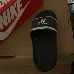 Raider Nike Slides