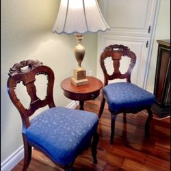 BEAUTIFUL CHAIRS SET OF 2