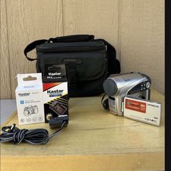 Hitachi DZ-GX5020A DVD-RAM/-RW/-R/+RW/SD Video Camera Camcorder Works W Charger