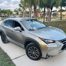 2017 LEXUS NX200