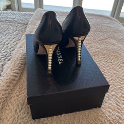 Chanel Heels With Pearl Accent 