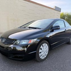 2009 HONDA CIVIC LX COUPE, CLEAN AUTO-CHECK, COLD AC, RUNS GREAT, GREAT ON GAS, V4, FINANCE AVAILABLE 🚘