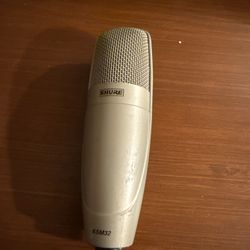 Shure KSM32 Cardioid Condenser Microphone with cable and shock mount