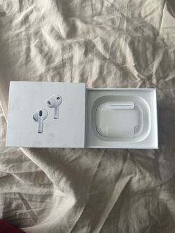 Apple AirPods Pro 3 with Charging Case