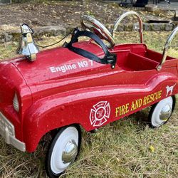 Engine no 7 Fire  & Rescue Truck