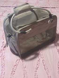 Pet carrier