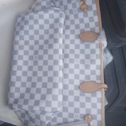 Loui  Vuitton Bag