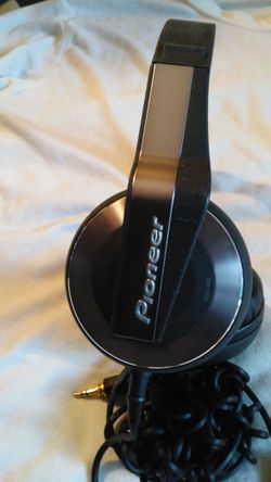 PIONEER HDJ500 FULLY ENCLODED DYNAMIC DJ HEADPHONES BLACK JAPAN