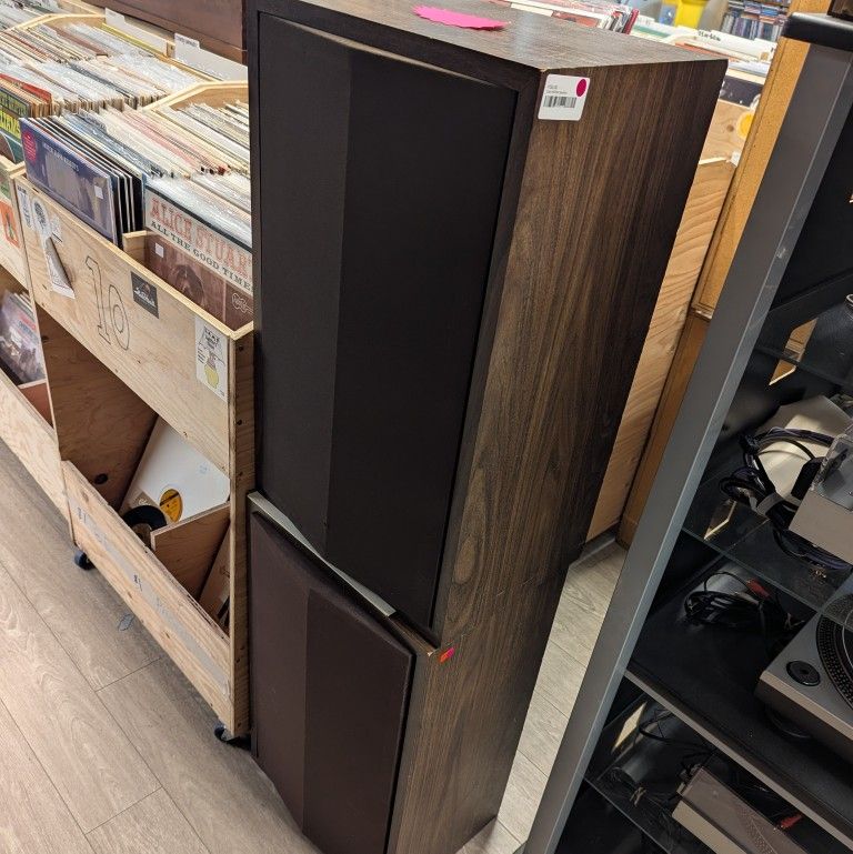 Utah HS12BX Speakers