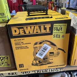 SaleSumo DEWALT JIG SAW KIT JUEGO DE SIERRA CALADORA