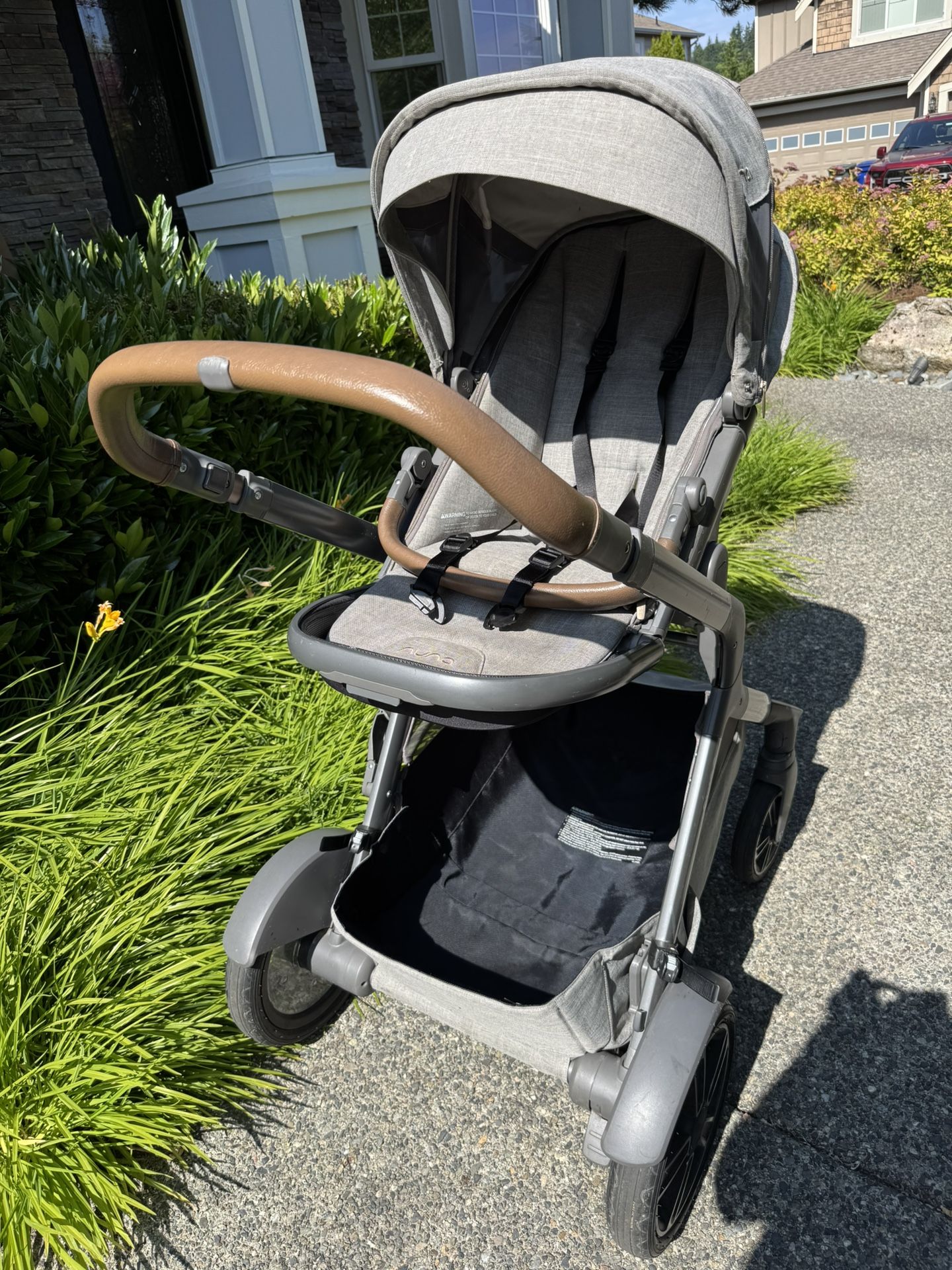 Nuna Demi Grow Stroller + Bassinet